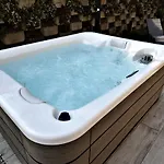 Fiordaliso Bellagio Wild Flowers - Hot Tub *