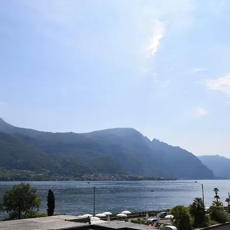 Fiordaliso Bellagio Wild Flowers - Hot Tub בית נופש