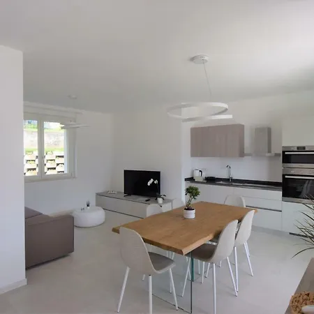 Vakantiehuis Fiordaliso Bellagio Wild Flowers - Hot Tub *