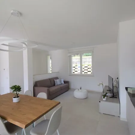 Vakantiehuis Fiordaliso Bellagio Wild Flowers - Hot Tub Onno