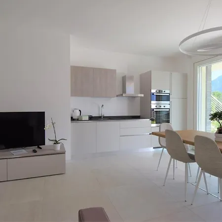 Vakantiehuis Fiordaliso Bellagio Wild Flowers - Hot Tub