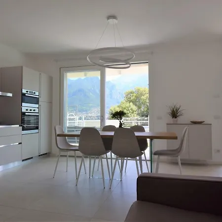 Fiordaliso Bellagio Wild Flowers - Hot Tub * Onno